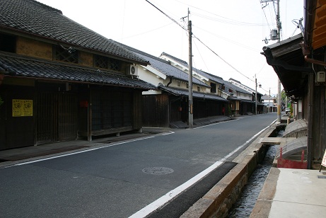 松山地区の町並み