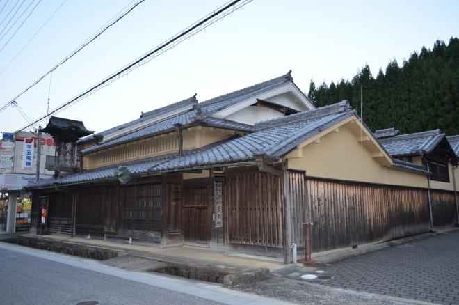 松山地区の町並み