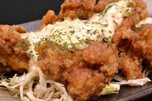 宮崎名物チキン南蛮風のから揚げ料理